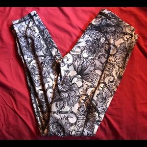 LULULEMON speedup beautiful yoga pants/ leggings 6